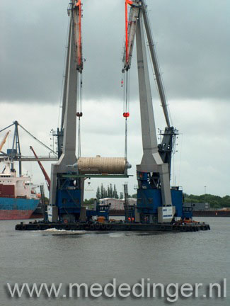 Mededinger lost een turbine in de haven van Bremen (D)